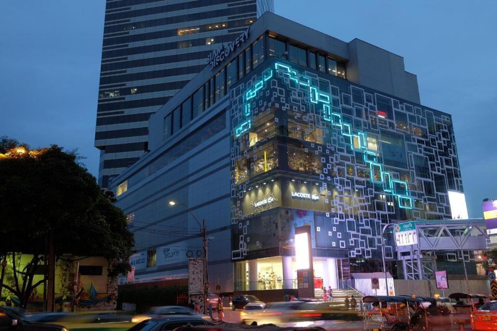 Assembly Hostel Bangkok Exterior photo