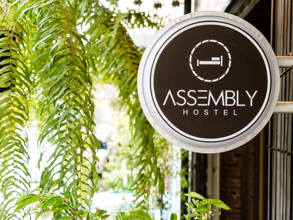 Assembly Hostel Bangkok Exterior photo